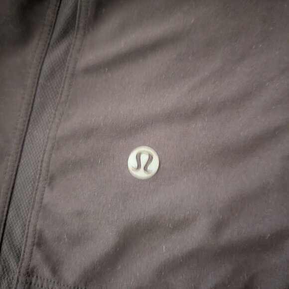 Lululemon Men's Linerless Short 7” Inseam, Size Small, Black - Picture 5 of 5